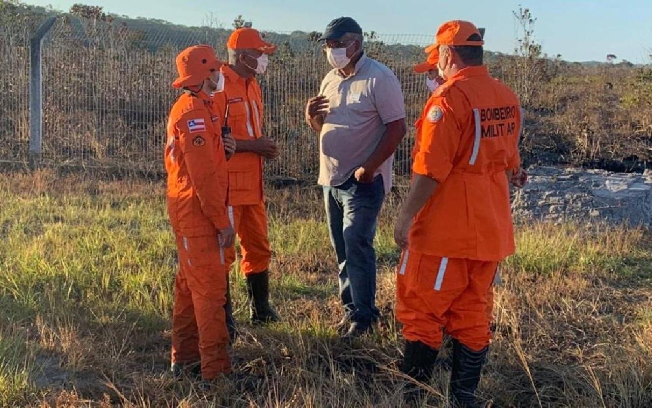 INCÊNDIO FLORESTAL É DEBELADO EM UNA, NO SUL DA BAHIA INCÊNDIO FLORESTAL É DEBELADO EM UNA, NO SUL DA BAHIA