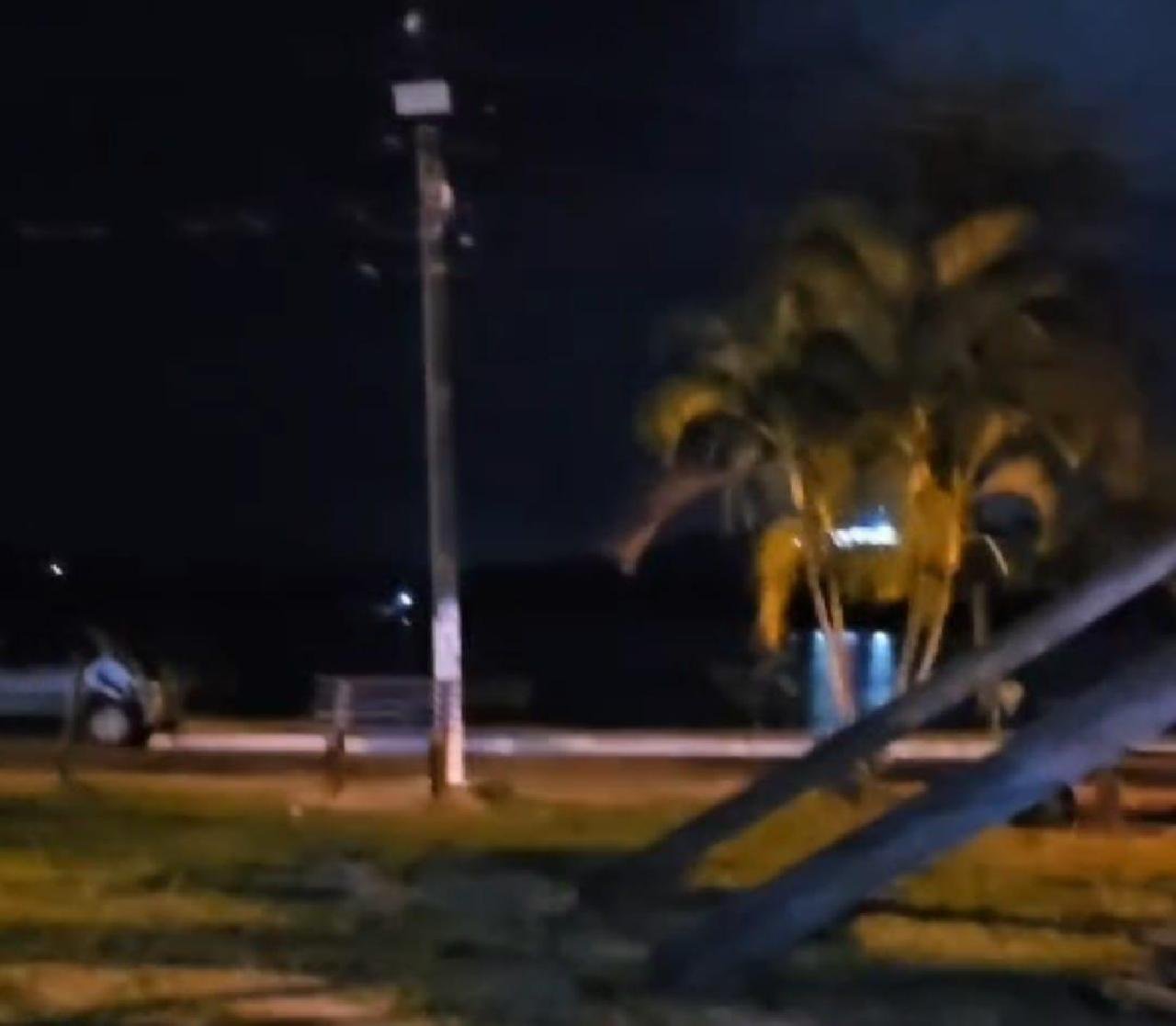 MORADORES DENUNCIAM ESCURIDÃO NO PARQUINHO DA SAPETINGA APÓS AÇÃO DA COELBA