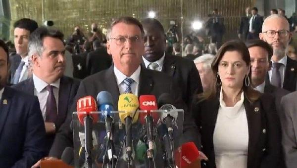 PRESIDENTE BOLSONARO FAZ FALA PELA 1° VEZ APÓS RESULTADO DO 2° TURNO