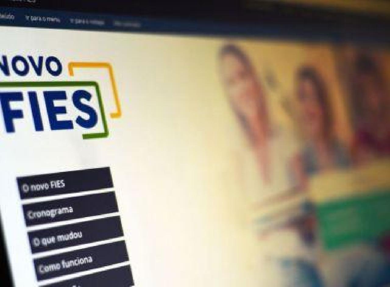 ESTUDANTES INADIMPLENTES PODEM RENEGOCIAR DIVIDAS COM O FIES A PARTIR DO DIA 7 DE MARÇO ESTUDANTES INADIMPLENTES PODEM RENEGOCIAR DIVIDAS COM O FIES A PARTIR DO DIA 7 DE MARÇO
