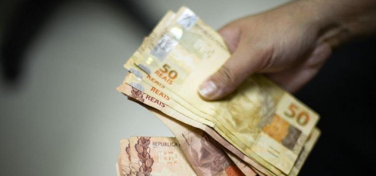 PERCENTUAL DE FAMÍLIAS ENDIVIDADAS CHEGA A 65,1% EM NOVEMBRO PERCENTUAL DE FAMÍLIAS ENDIVIDADAS CHEGA A 65,1% EM NOVEMBRO