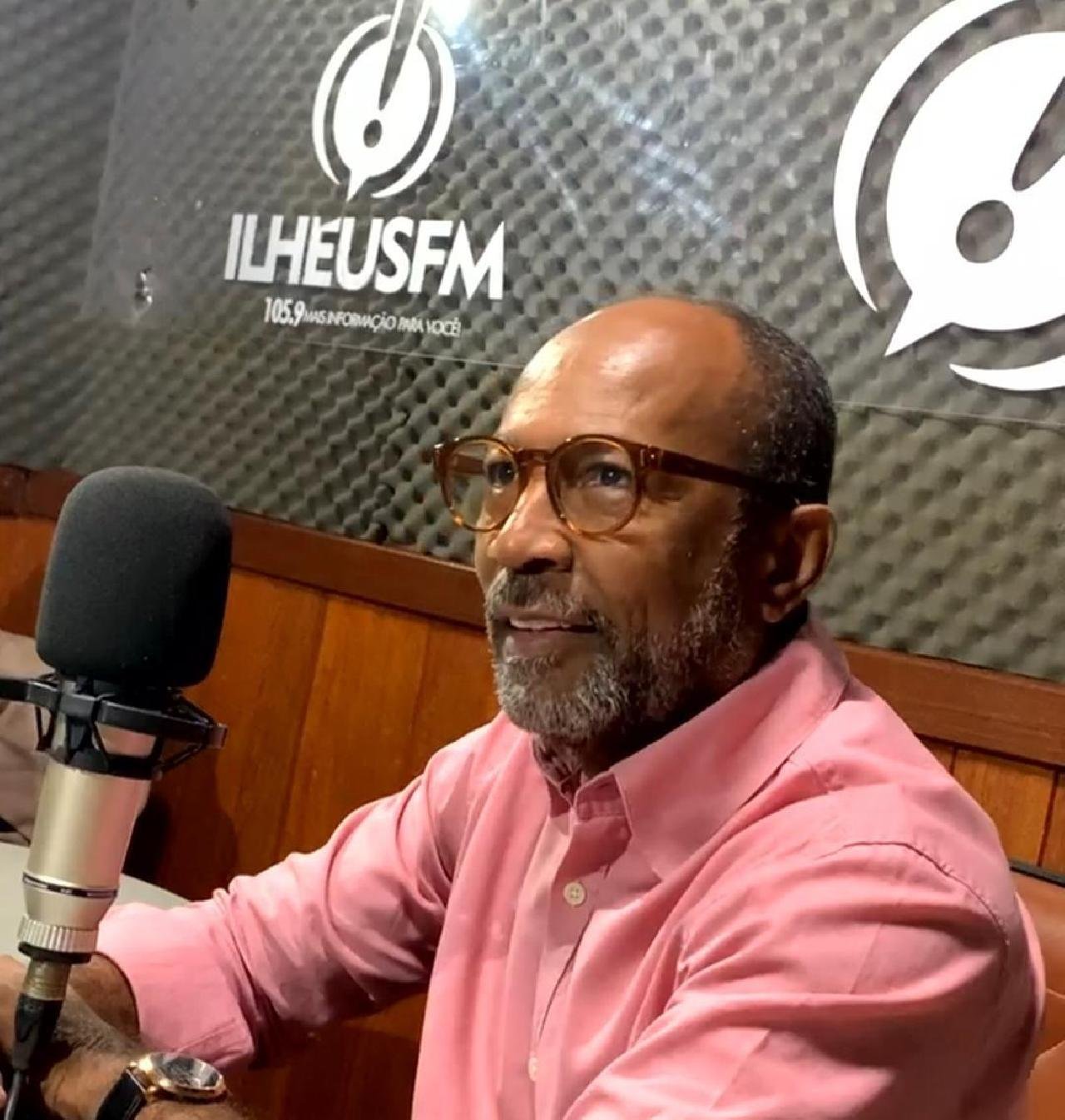 BEBETO GALVÃO CRITICA ENTRAVES NO AEROPORTO DE ILHÉUS E COBRA AVANÇOS ESTRUTURAIS ENQUANTO DESTACA IMPORTÂNCIA DO PORTO