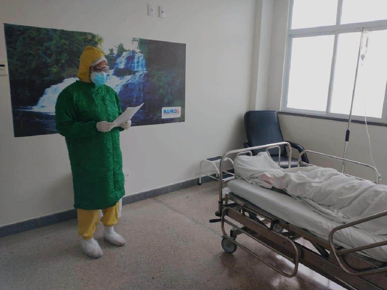 PROFISSIONAIS DO HOSPITAL REGIONAL COSTA DO CACAU PROMOVEM LEITURA DE CARTAS E EMOCIONAM PAIS PROFISSIONAIS DO HOSPITAL REGIONAL COSTA DO CACAU PROMOVEM LEITURA DE CARTAS E EMOCIONAM PAIS