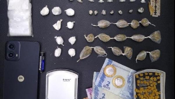 HOMEM É PRESO COM DROGAS NO BAIRRO DA CONQUISTA, EM ILHÉUS