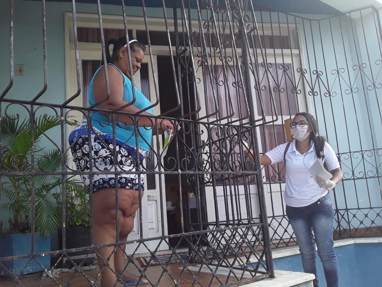 AGENTES DE ENDEMIAS REFORÇAM AÇÕES DE COMBATE À DENGUE SEM ENTRAR EM CASAS AGENTES DE ENDEMIAS REFORÇAM AÇÕES DE COMBATE À DENGUE SEM ENTRAR EM CASAS