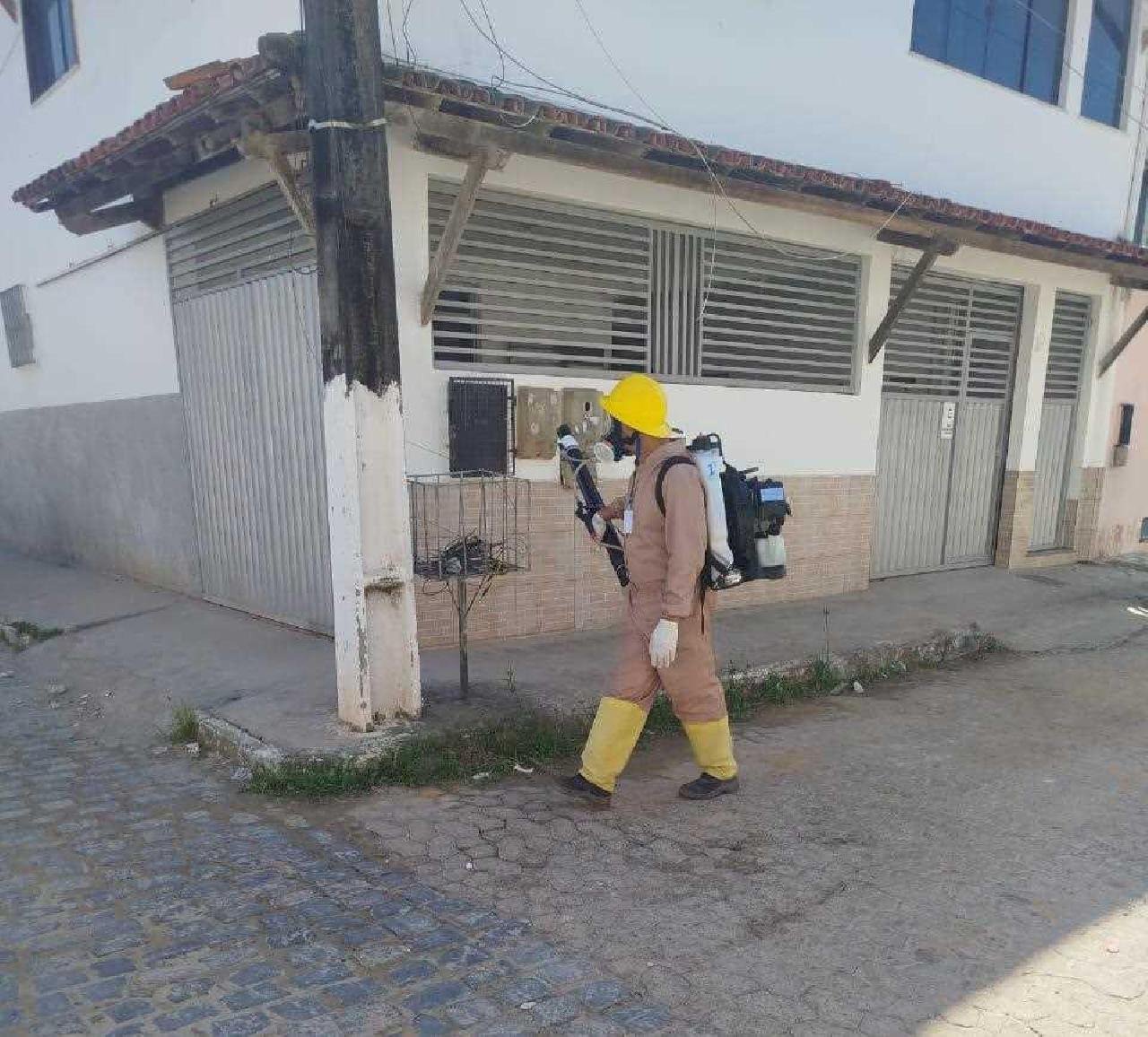 PREFEITURA DE ILHÉUS INTENSIFICA BLOQUEIO CONTRA ARBOVIROSES COM USO DE MÁQUINAS COSTAIS 