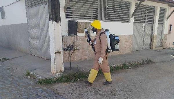 PREFEITURA DE ILHÉUS INTENSIFICA BLOQUEIO CONTRA ARBOVIROSES COM USO DE MÁQUINAS COSTAIS 