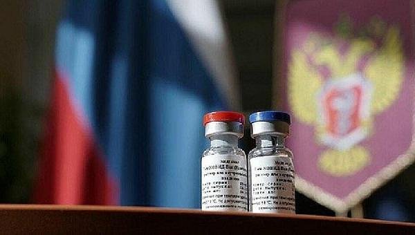 BRASIL DEVE COMEÇAR A PRODUZIR VACINA RUSSA CONTRA A COVID-19 EM DEZEMBRO