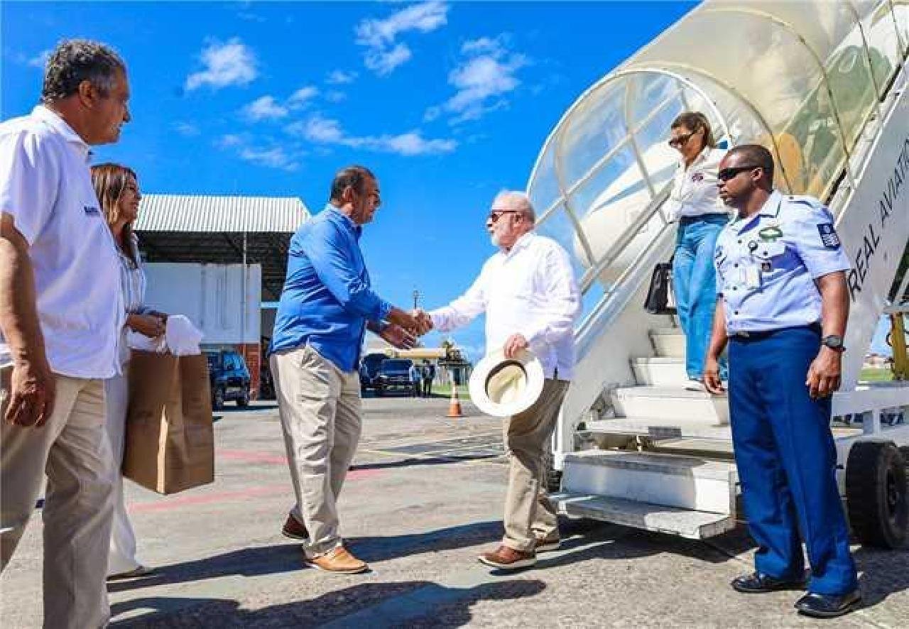 LULA DESEMBARCA EM ILHÉUS PARA VISITAR OBRAS DA FERROVIA OESTE-LESTE LULA DESEMBARCA EM ILHÉUS PARA VISITAR OBRAS DA FERROVIA OESTE-LESTE