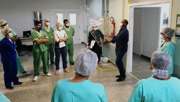 FUNCIONÁRIOS DA UNIDADE COVID-19 DO HOSPITAL REGIONAL COSTA DO CACAU SÃO TREINADOS E AGRADECEM INVESTIMENTOS