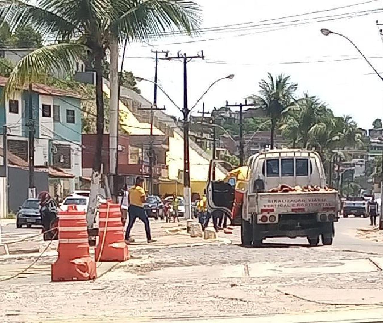 PREFEITO DETERMINA REMOÇÃO DE CICLOVIA MAL PROJETADA DA BARRA PREFEITO DETERMINA REMOÇÃO DE CICLOVIA MAL PROJETADA DA BARRA