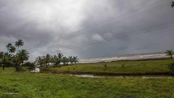 DEFESA CIVIL EMITE ALERTA DE CHUVAS EM ILHÉUS; PREVISÃO APONTA 91 MILÍMETROS ATÉ QUINTA-FEIRA 