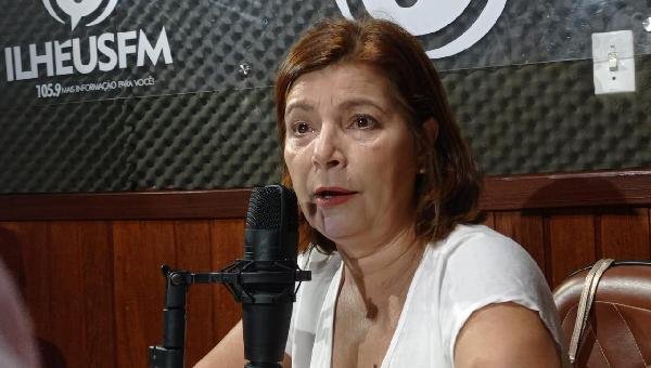 ADÉLIA CONFIRMA QUE É DE INTERESSE UM DIÁLOGO COM MAKRISI, MAS AFIRMA QUE A QUESTÃO É ENTRE O PT, A FEDERAÇÃO E O PSOL