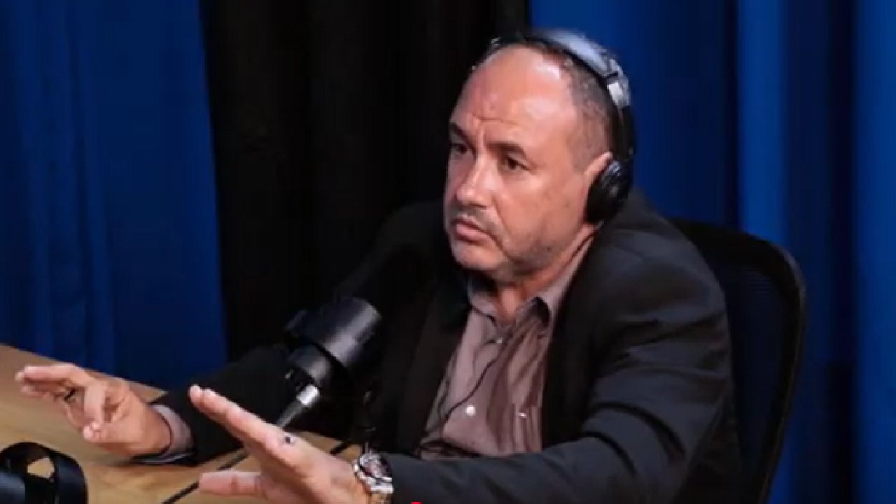 DURANTE ENTREVISTA, TANDICK MOSTRA INTERESSE EM DERRUBAR SECRETÁRIA DE SAÚDE DE ILHÉUS: "SECRETÁRIA NÃO DERRUBA VEREADOR, MAS VEREADOR DERRUBA SECRETÁRIA" DURANTE ENTREVISTA, TANDICK MOSTRA INTERESSE EM DERRUBAR SECRETÁRIA DE SAÚDE DE ILHÉUS: "SECRETÁRIA NÃO DERRUBA VEREADOR, MAS VEREADOR DERRUBA SECRETÁRIA"