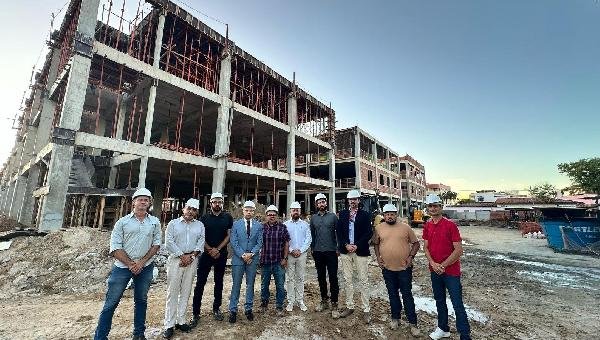 AUTORIDADES VISITAM OBRAS DO NOVO FÓRUM DA COMARCA DE ILHÉUS 