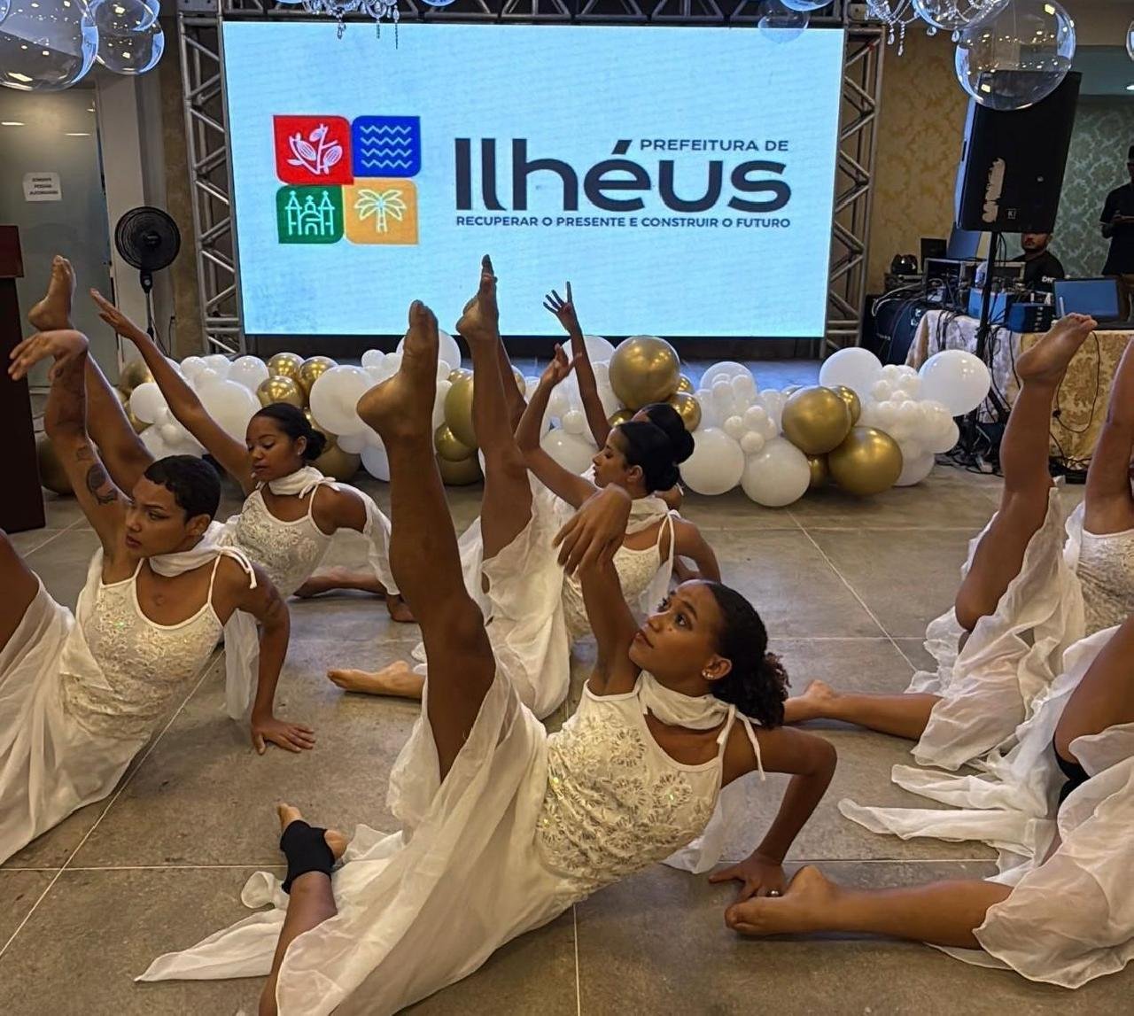 CENTENÁRIO DA ESCOLA MUNICIPAL BARÃO DE MACAÚBAS É CELEBRADO COM EVENTO ESPECIAL