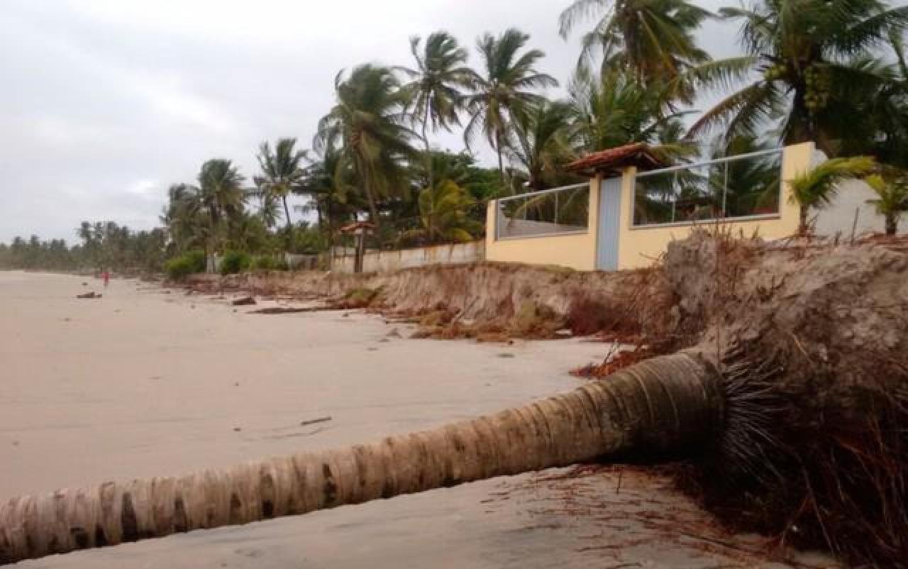 MARINHA EMITE ALERTA PARA RESSACA EM MAR DE ILHÉUS COM ONDAS DE ATÉ 3 METROS MARINHA EMITE ALERTA PARA RESSACA EM MAR DE ILHÉUS COM ONDAS DE ATÉ 3 METROS