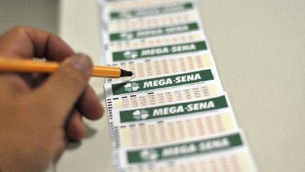 MEGA-SENA ACUMULA E PRÊMIO CHEGA A R$ 51 MILHÕES