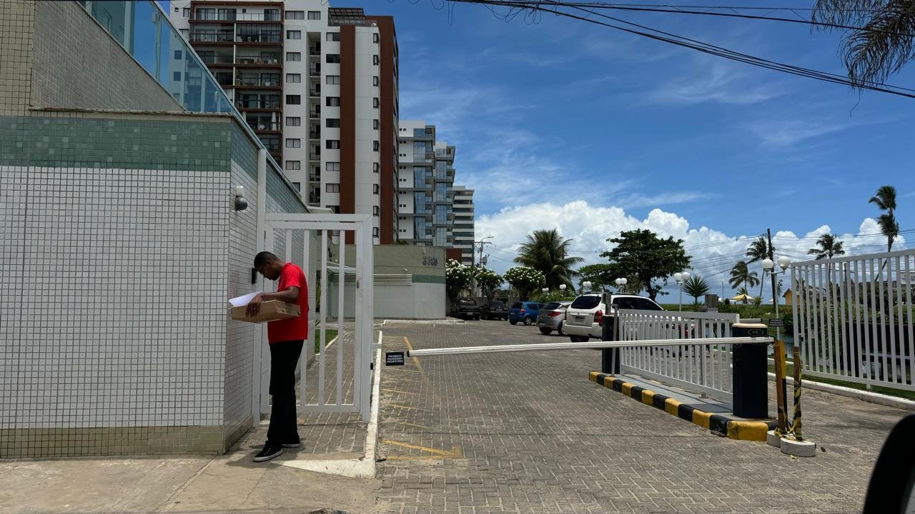 CONDOMÍNIO RESIDENCIAL SOLARES EM ILHÉUS TOMA PARTE DA AVENIDA TANCREDO NEVES PARA ESTACIONAMENTO PRIVADO CONDOMÍNIO RESIDENCIAL SOLARES EM ILHÉUS TOMA PARTE DA AVENIDA TANCREDO NEVES PARA ESTACIONAMENTO PRIVADO