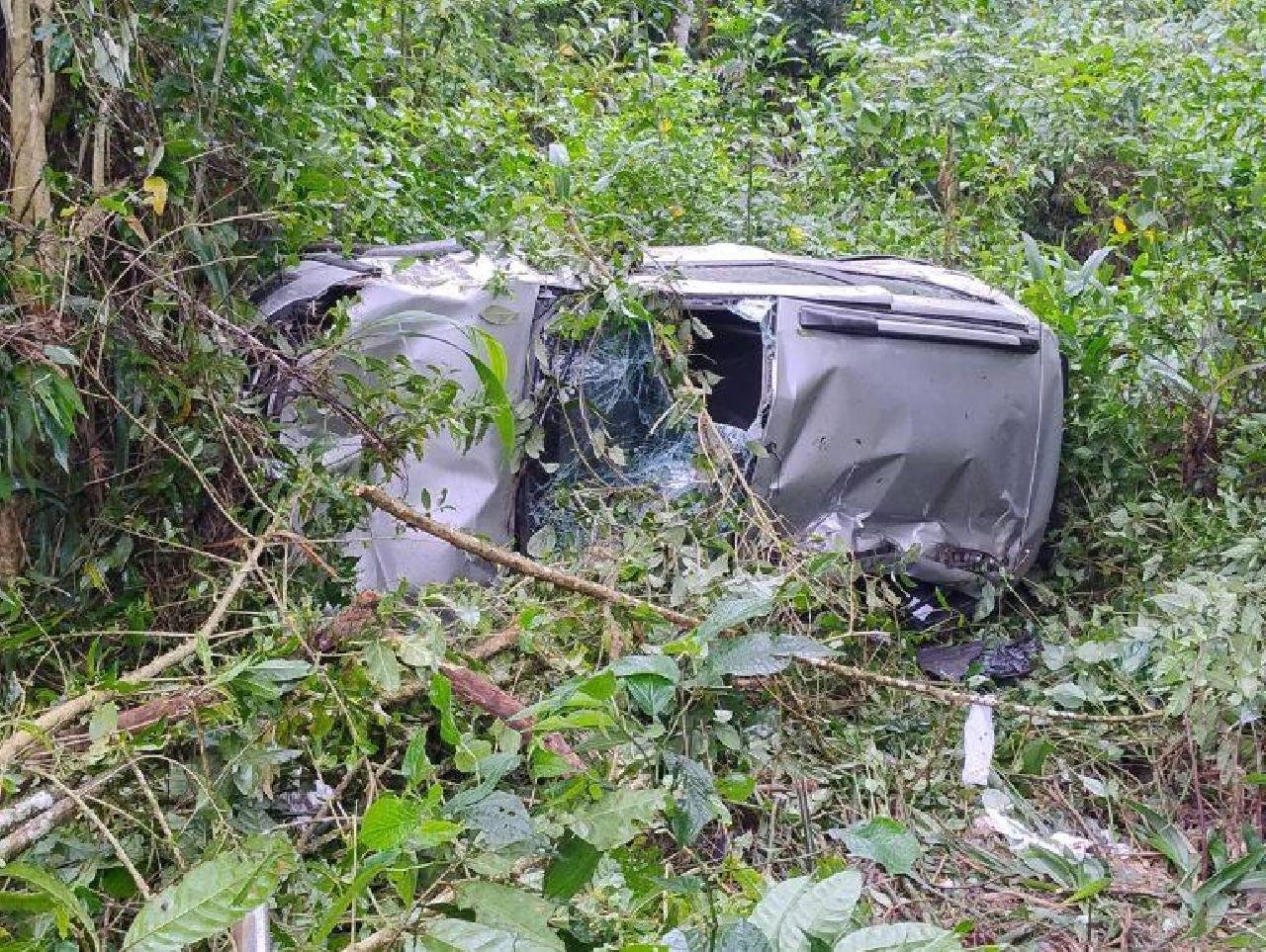PRESIDENTE DA CÂMARA DE ILHÉUS SOFRE ACIDENTE NA BA-262 PRESIDENTE DA CÂMARA DE ILHÉUS SOFRE ACIDENTE NA BA-262