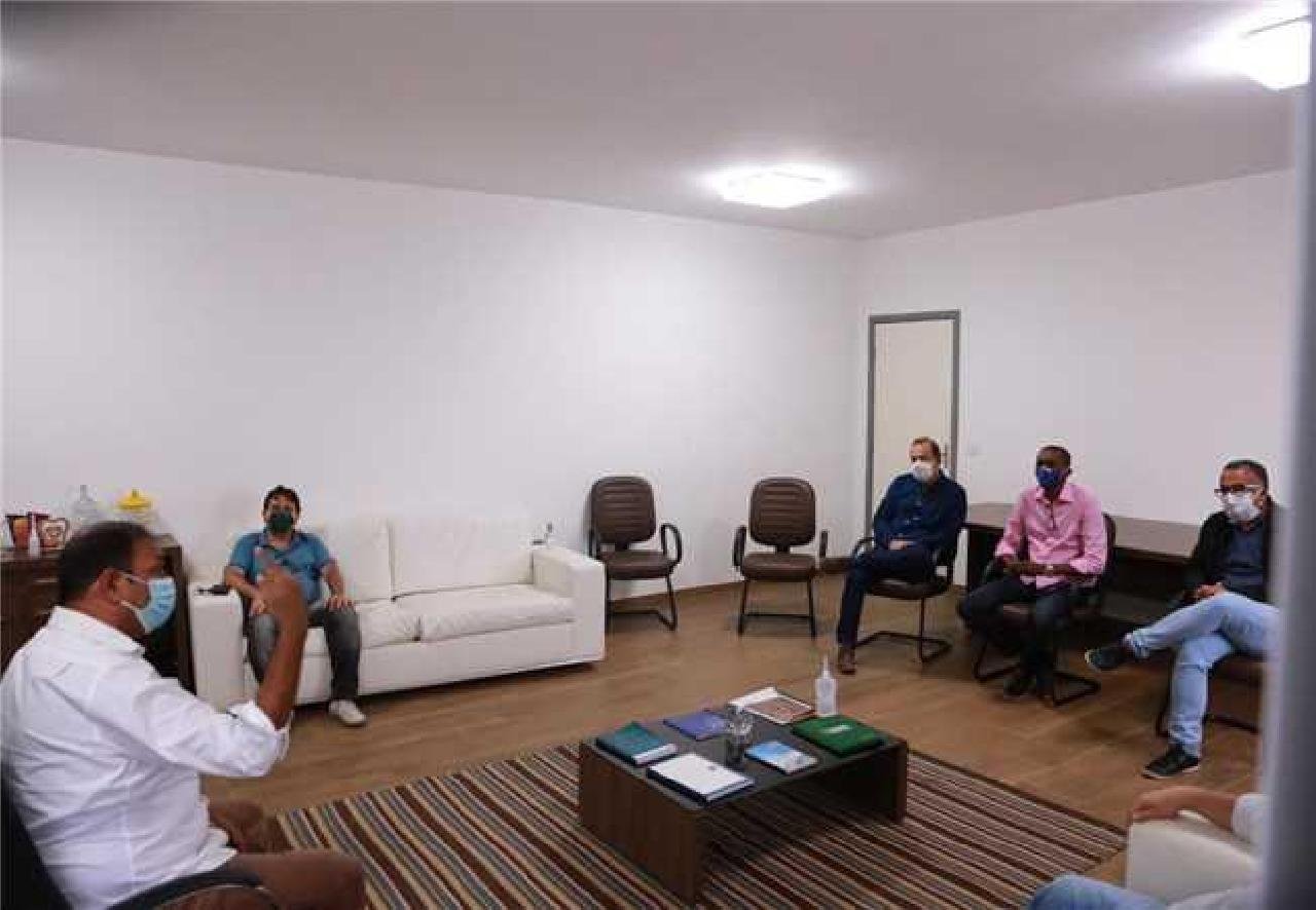 REUNIÃO DISCUTE SITUAÇÃO DO COMÉRCIO DE ILHÉUS DURANTE PANDEMIA REUNIÃO DISCUTE SITUAÇÃO DO COMÉRCIO DE ILHÉUS DURANTE PANDEMIA