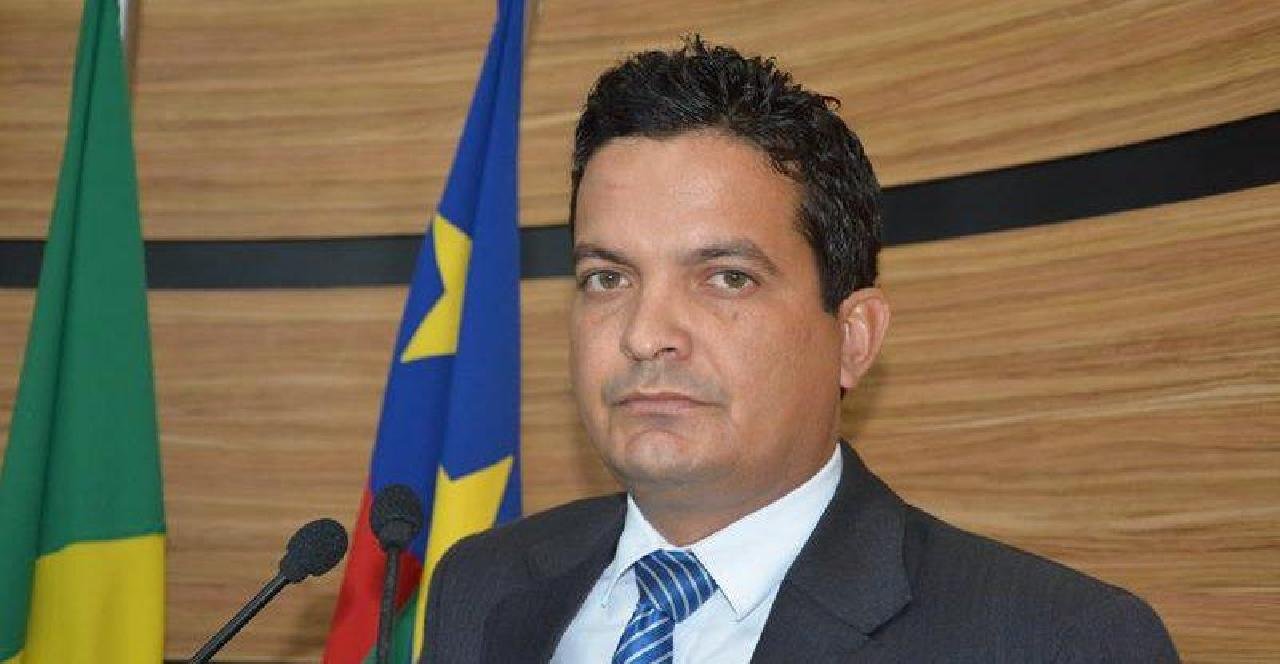 VÍDEO: VEREADOR CHAMA DEPUTADA DAYANE PIMENTEL DE PILANTRA APÓS DENUNCIAR SUPOSTO DESVIO DE DINHEIRO PÚBLICO VÍDEO: VEREADOR CHAMA DEPUTADA DAYANE PIMENTEL DE PILANTRA APÓS DENUNCIAR SUPOSTO DESVIO DE DINHEIRO PÚBLICO