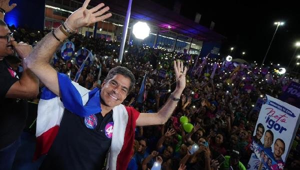 ACM NETO INAUGURA COMITÊ EM SALVADOR E DIZ VER “SENTIMENTO MUITO FORTE DE ESPERANÇA” NA BAHIA