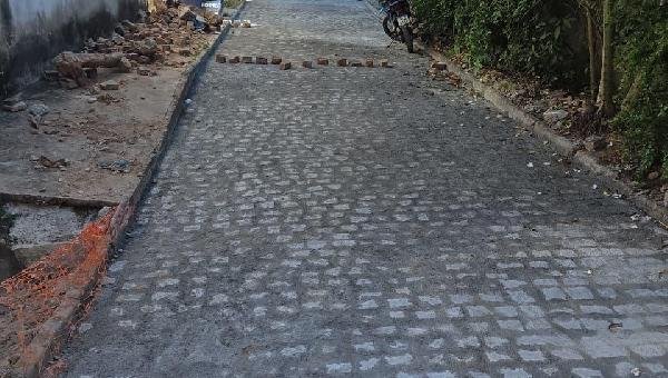 REQUALIFICAÇÃO TOTAL DA TRAVESSA DO ALTO DA LEGIÃO, NA ZONA NORTE DE ILHÉUS, É CONCLUÍDA 