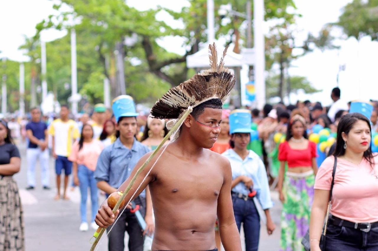  DESFILE DE 7 DE SETEMBRO EM ILHÉUS DESTACA HISTÓRIA, CULTURA E IDENTIDADE BRASILEIRA