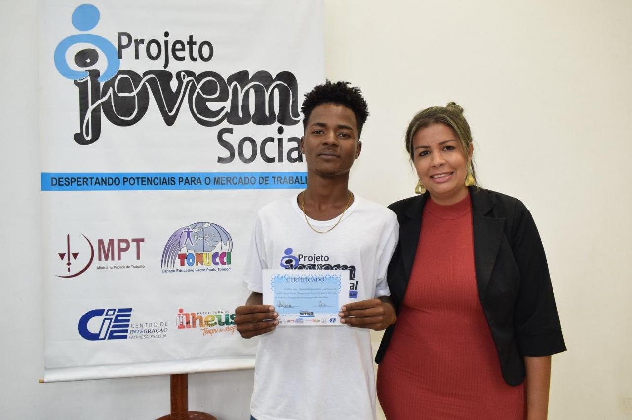 PROJETO JOVEM SOCIAL QUALIFICA 57 JOVENS EM ILHÉUS