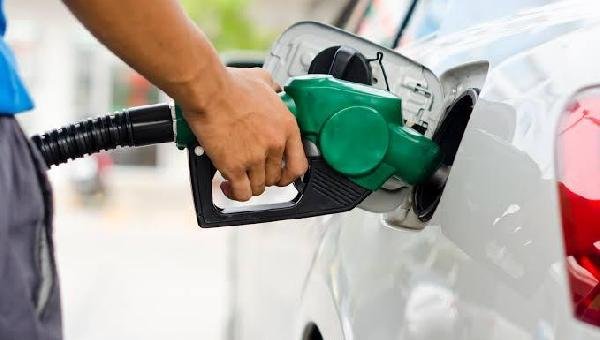 ANUNCIADA REDUÇÃO DE 8% NO PREÇO  DA GASOLINA E DIESEL NA BAHIA 