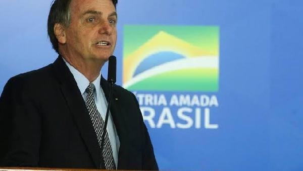 BOLSONARO ENTREGA AO SENADO PECs DO PACTO FEDERATIVO