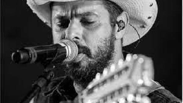 CANTOR JOÃO CARREIRO MORRE AOS 41 ANOS, APÓS CIRURGIA NO CORAÇÃO