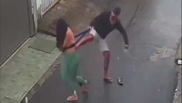 HOMEM QUE AGREDIU MULHER EM RUA DE ITABUNA SE APRESENTA A POLÍCIA