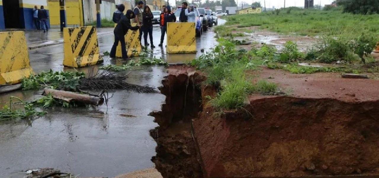 ESTADO MONITORA CIDADES AFETADAS PELAS CHUVAS NA BAHIA ESTADO MONITORA CIDADES AFETADAS PELAS CHUVAS NA BAHIA